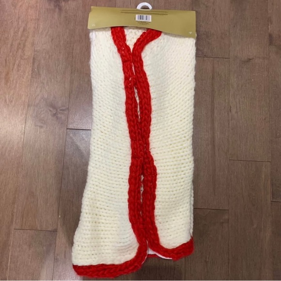 ✨2/$30✨ New Knit Style Tree Skirt - Picture 2 of 5